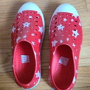 Native Jefferson Shoes Size 7